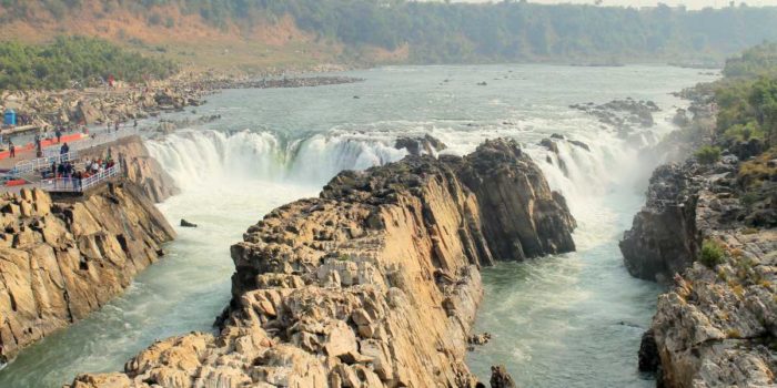 Dhuandhar_Waterfall_on_the_River_Narmada_20170424203308